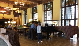 Ahwahnee_Great_Room_piano_bright